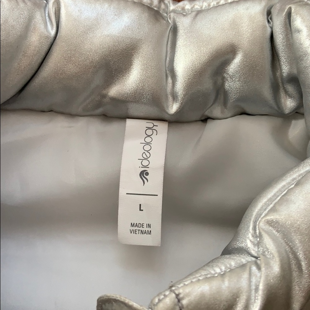 Cute silver vest - Picture 2 of 2